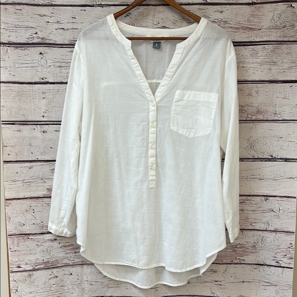 Women's White Button-Up Top